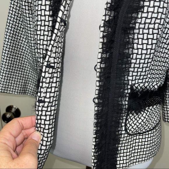 White House Black Market Cropped Tweed Lady Blazer Fringe Jacket 4 - Picture 5 of 15